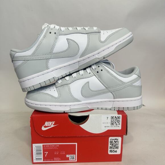 Nike Dunk Low WMNS “Photon Dust” - Picture 2 of 5